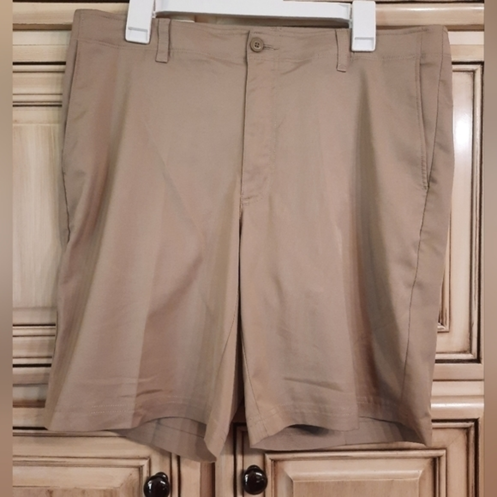 ProTour Tan Shorts!‎ Size 36 - Lightweight